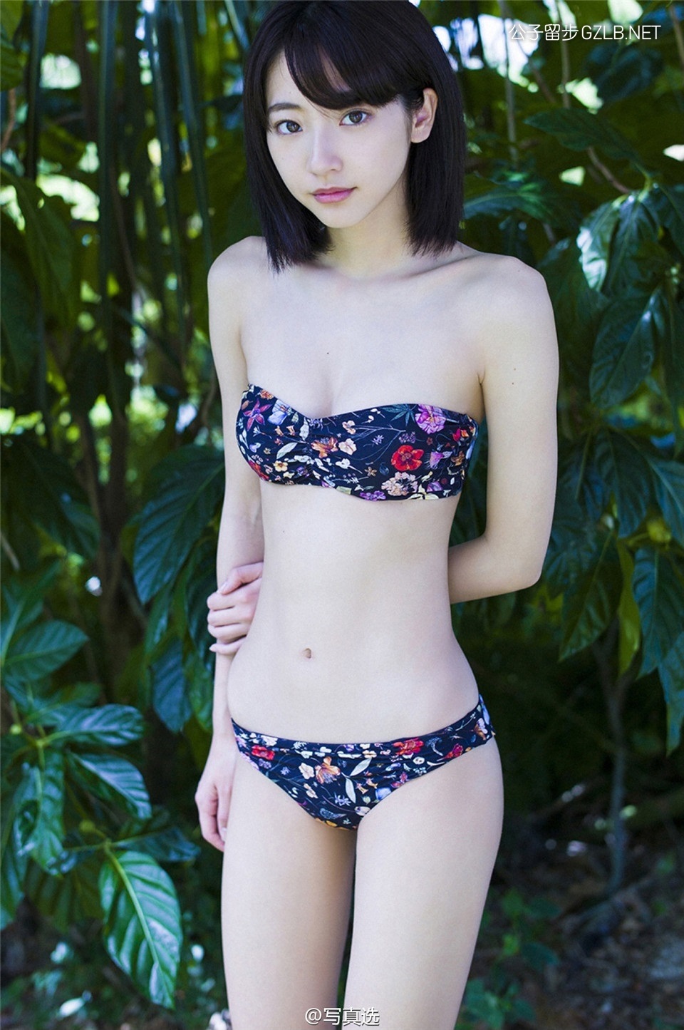 日本AV女优武田玲奈小巧身材比基尼，穿衬衣进泳池(第2张)