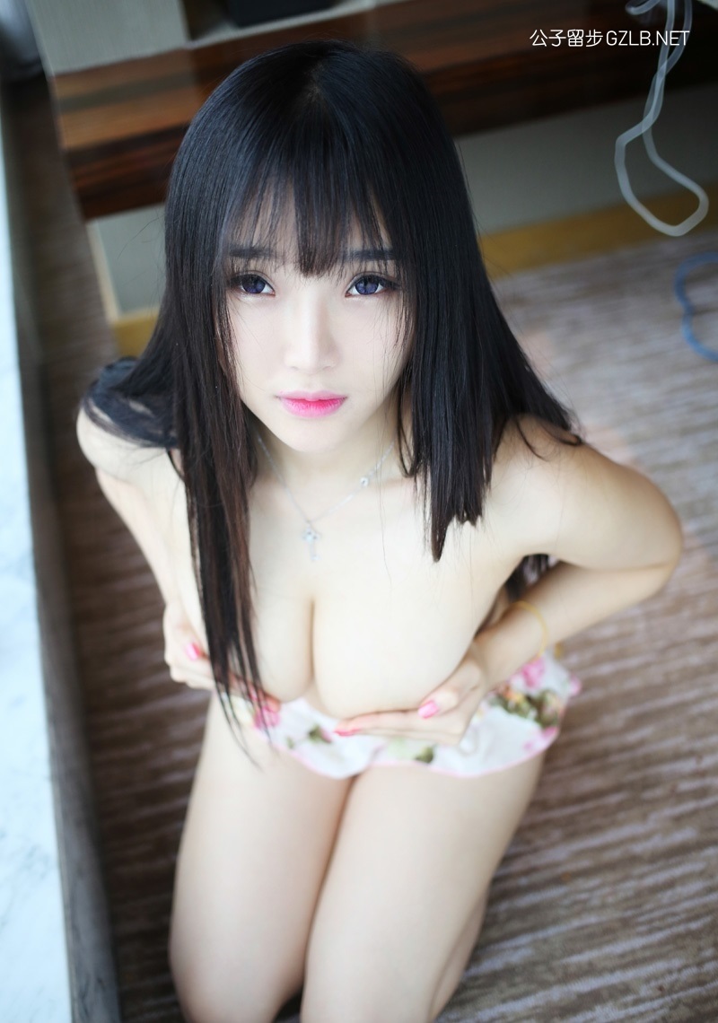性感白嫩清纯女孩夏瑶全裸人体艺术摄影(第10张)