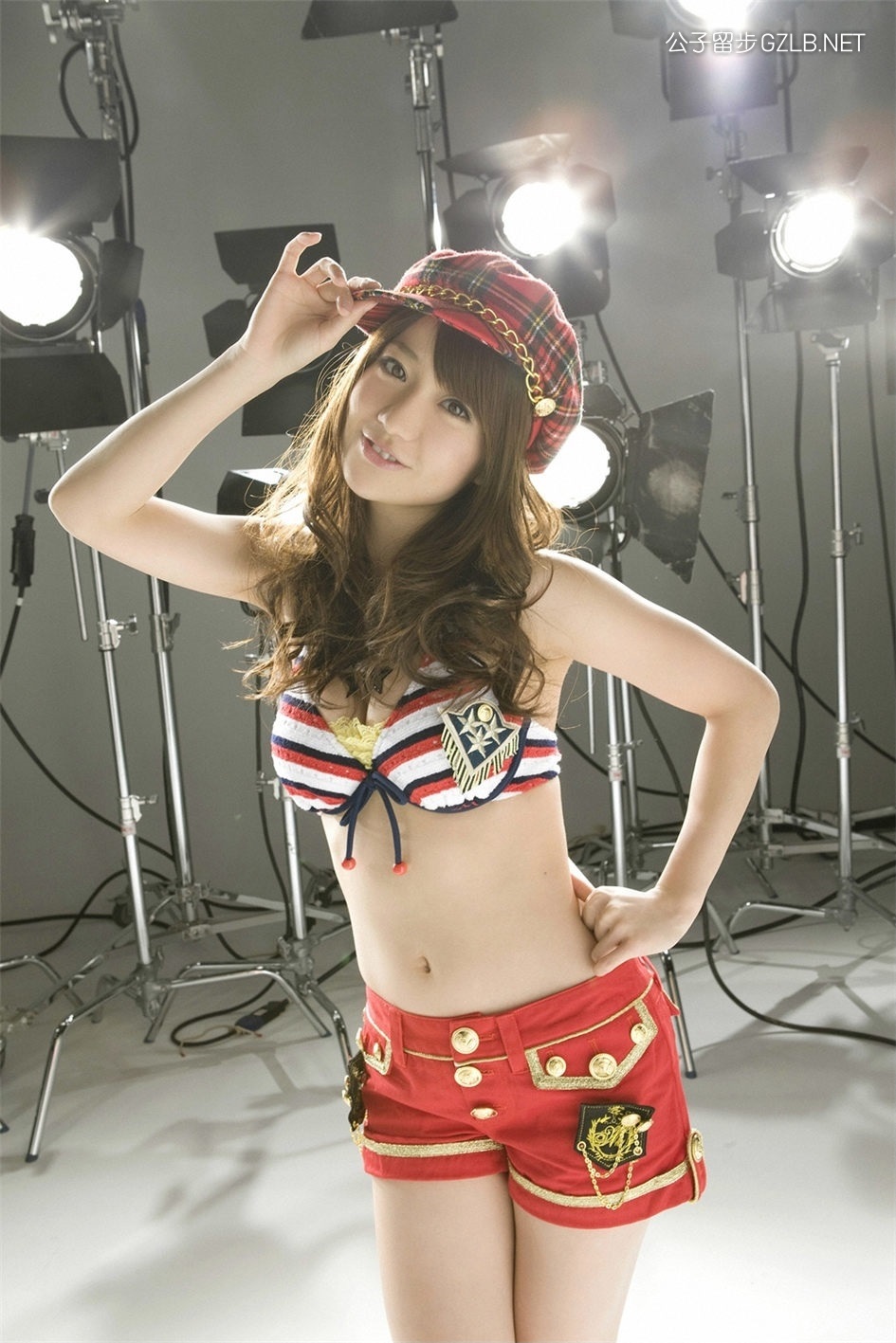 日本AKB48少女组合青涩兔女郎，多种头饰换着拍(第4张)
